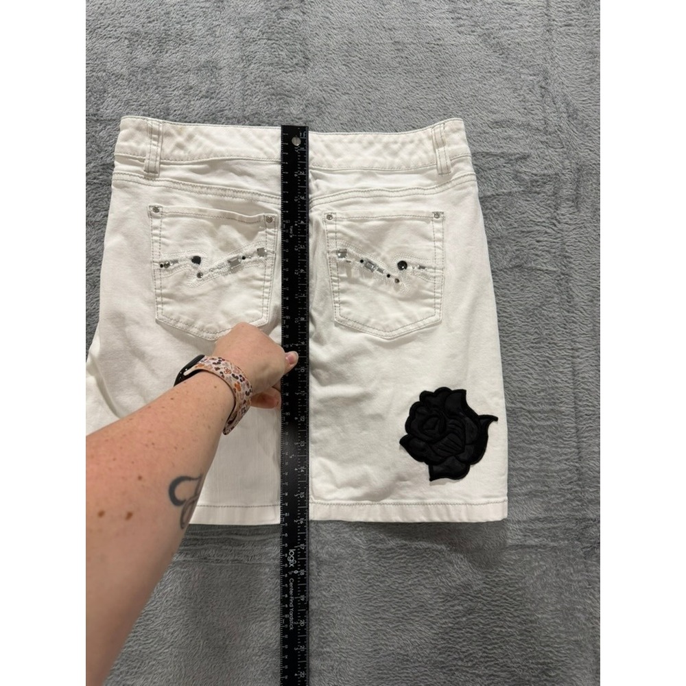 White House Black Market Denim Mini Skirt Women Size 2 White Floral Stretch - Picture 11 of 13